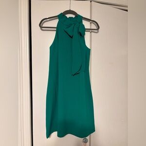Elegant Green Halter Dress with bow
Size 8 but altered to 6